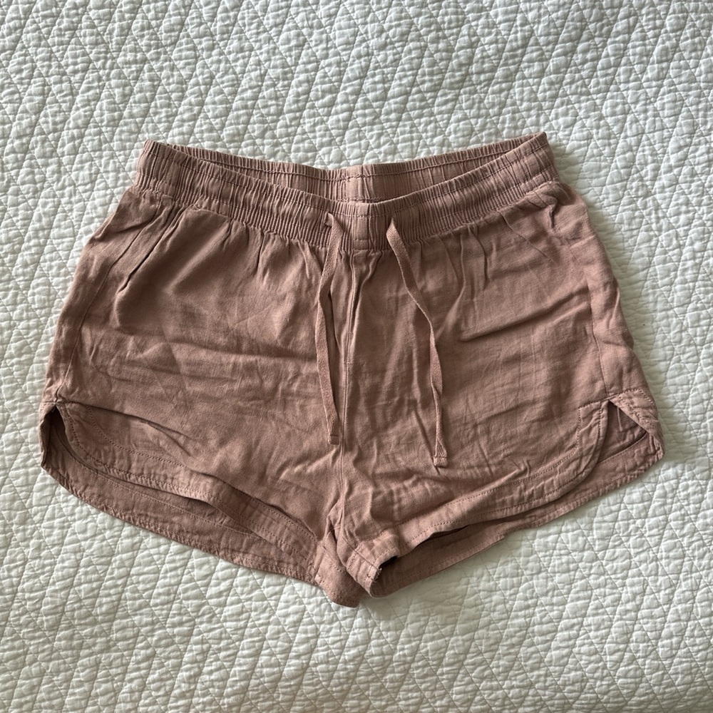 Linen shorts with drawstring